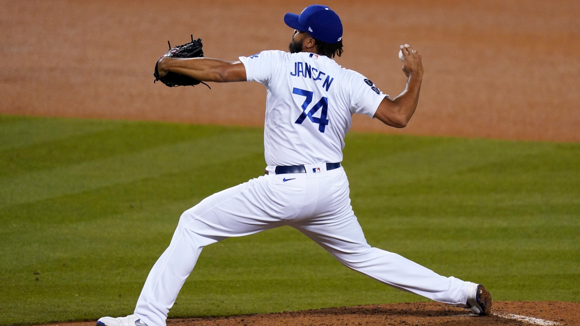 The Braves surprise and sign Kenley Jansen, the closer of the Dodgers