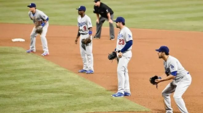 MLB: Las nuevas reglas para hacer más ágil al béisbol: bases más grandes,  15 segundos para lanzar y restricciones defensivas, Deportes