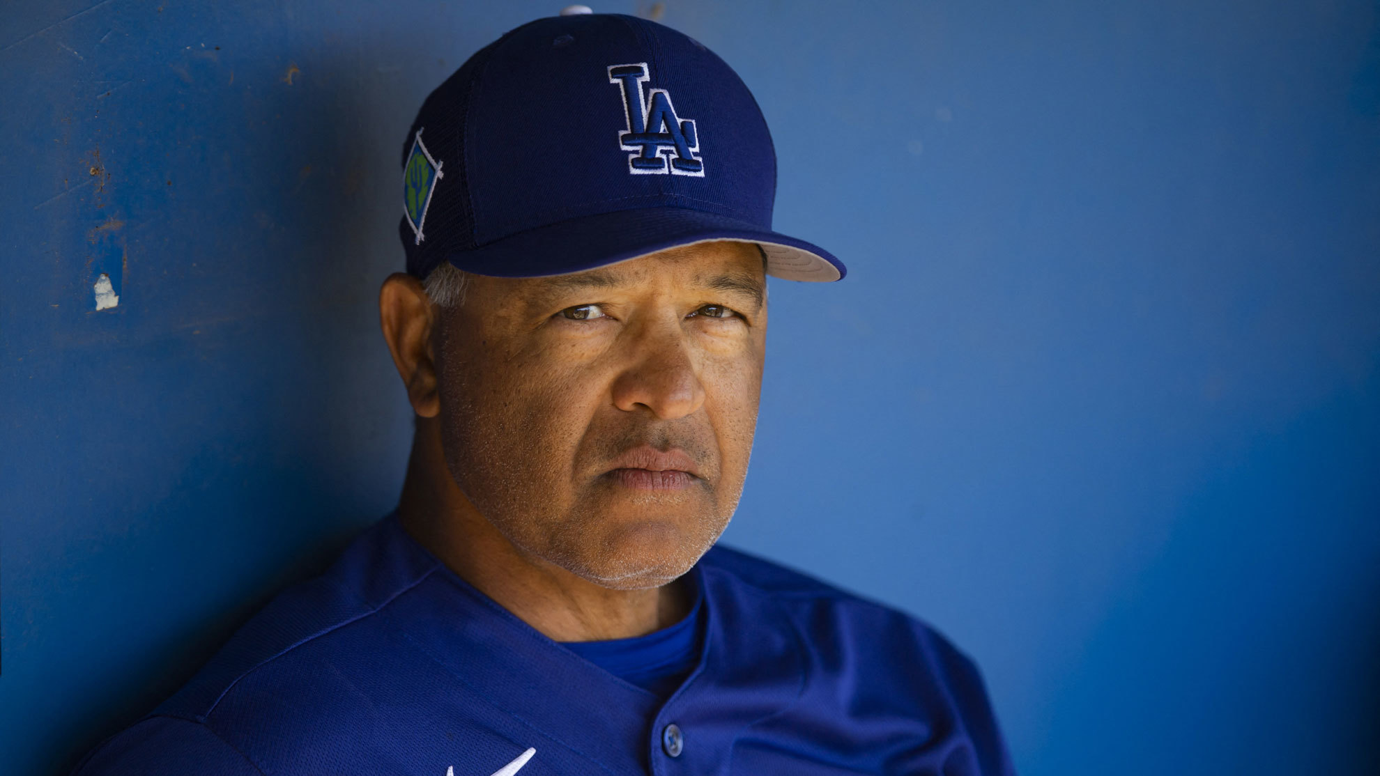 Dave Roberts signs three more years with the Dodgers