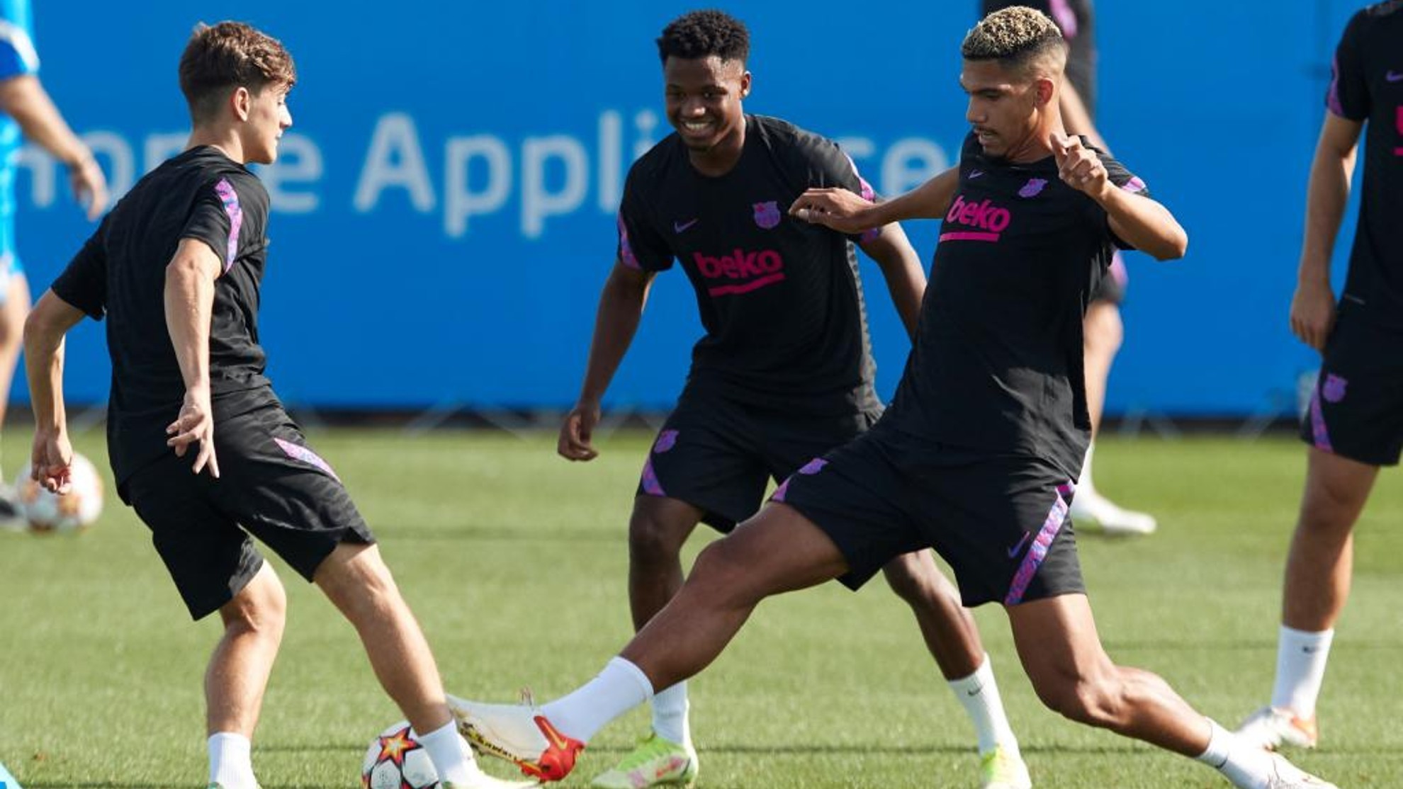 FC Barcelona: Gavi y Araújo vuelven a rechazar la oferta de renovación del  Barça | MARCA Usa