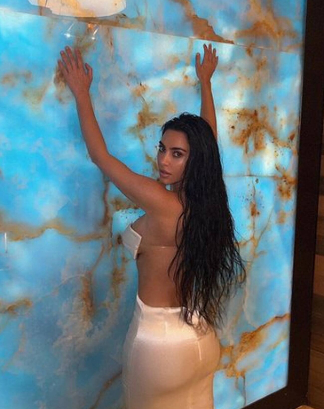 Kim Kardashian comparte sus fotos ms ntimas y personales con sus...