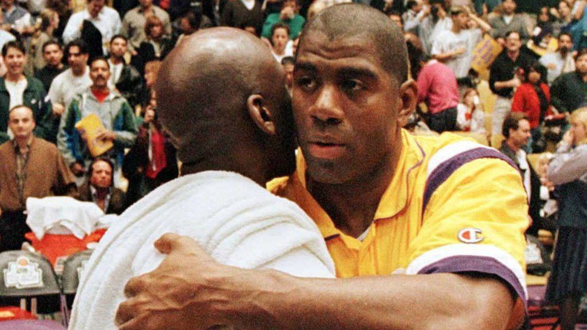 Magic Johnson enfrentando a Michael Jordan