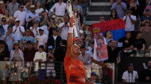 Novak Djokovic se mantiene en la primera posición del tenis varonil...