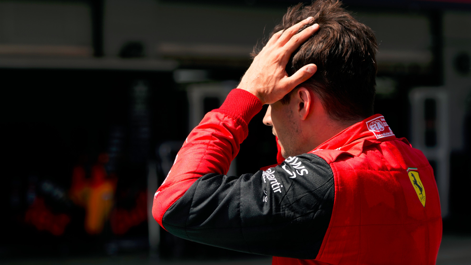 Charles Leclerc abandonó por problemas de potencia en su coche