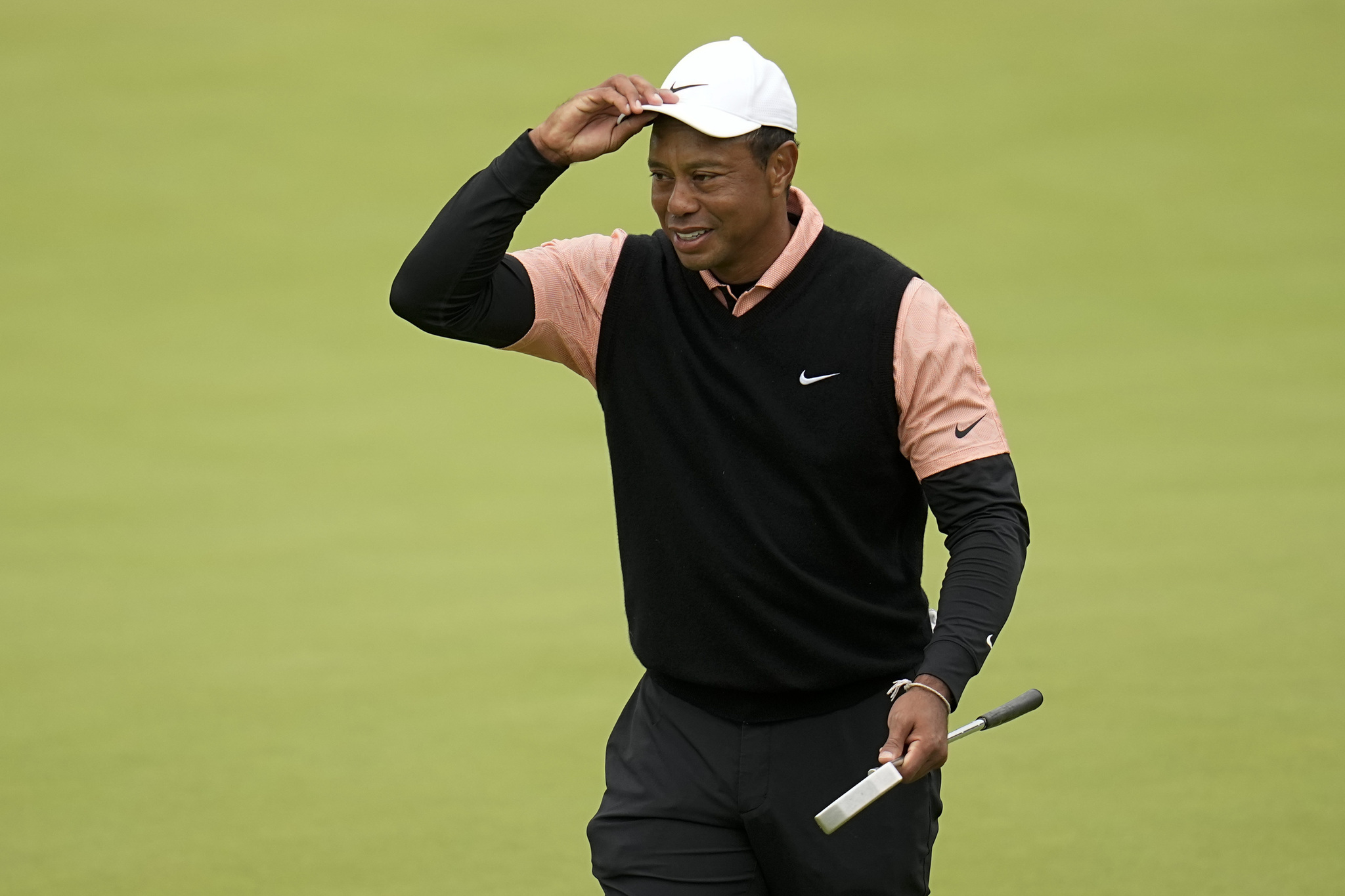 Tiger Woods se retiró por primera ocasión en su carrera de un major.