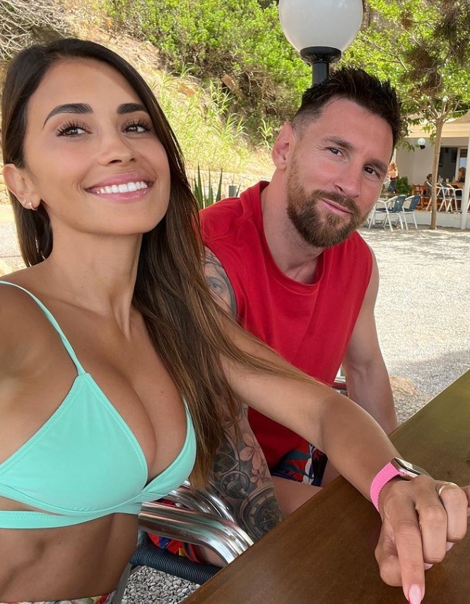 Leo Messi y Antonela Roccuzzo, de vacaciones en Ibiza