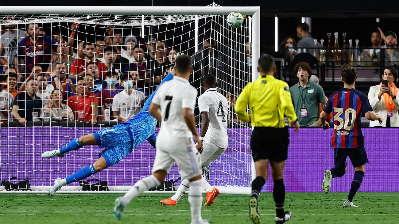 Golazo de Raphinha en su primer Clsico