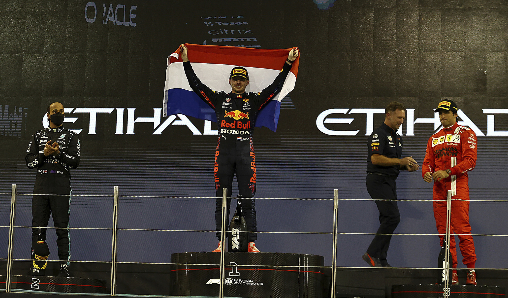 Lewis Hamilton Max Vertappen Carlos Sainz podio GP Abu Dhabi 2021