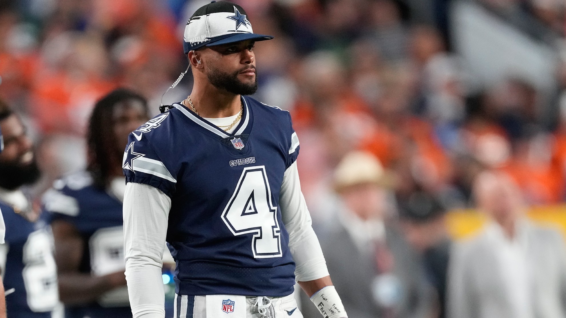 Dallas Cowboys analizan opciones por baja de Dak Prescott