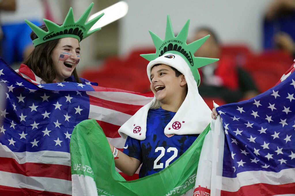 El ambiente en el Estadio Al Thumama en la victoria de USMNT sobre...