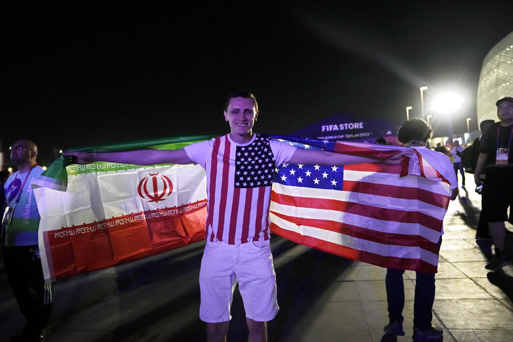 El ambiente en el Estadio Al Thumama en la victoria de USMNT sobre...