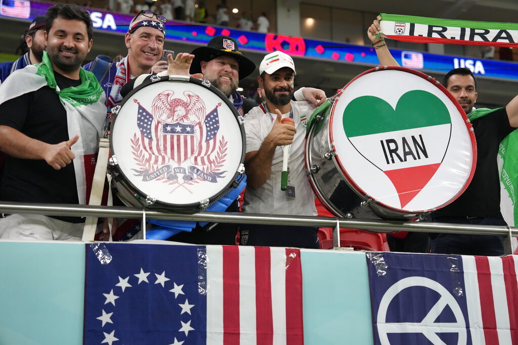 El ambiente en el Estadio Al Thumama en la victoria de USMNT sobre...