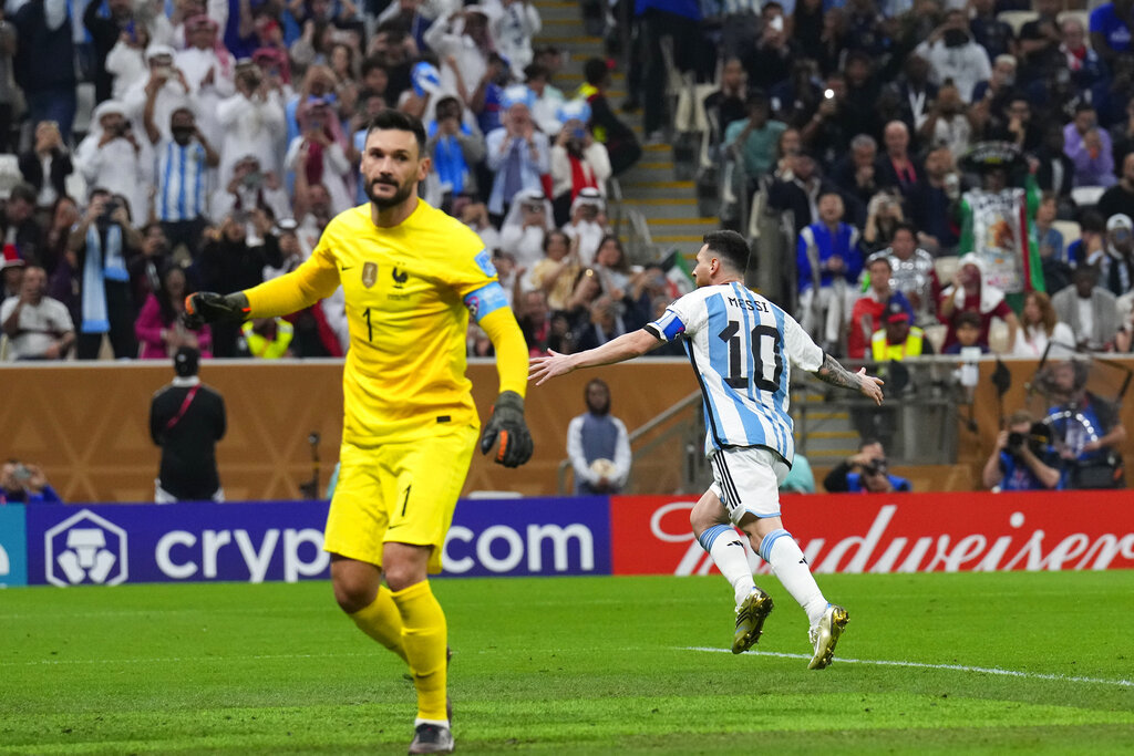 Las mejores imgenes del duelo Argentina y Francia, que tuvo dos...