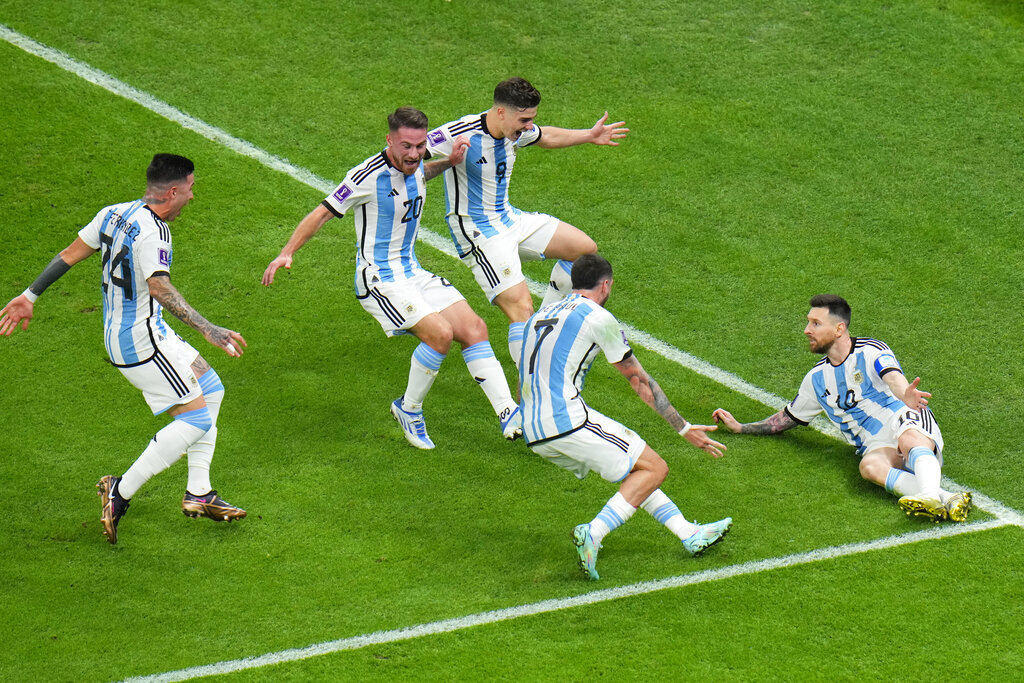 Las mejores imgenes del duelo Argentina y Francia, que tuvo dos...