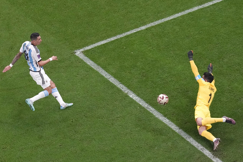 Las mejores imgenes del duelo Argentina y Francia, que tuvo dos...