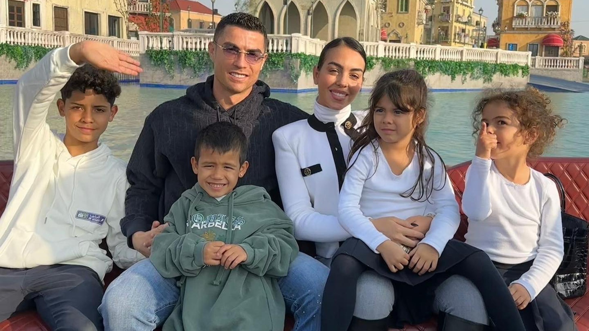 Cristiano Ronaldo y su familia tendrá mucho espacio en la casa que el jugador construye en Portugal.