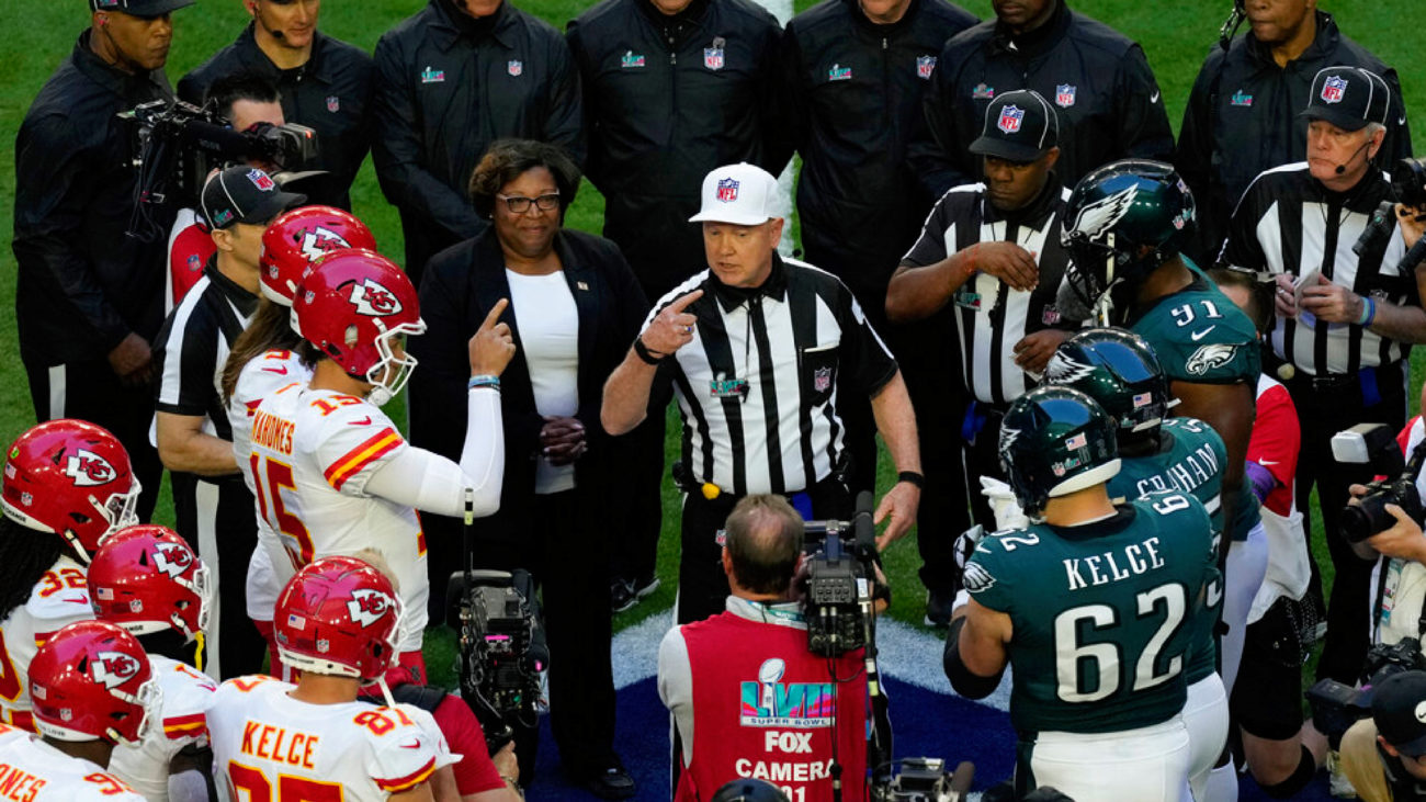 La ceremonia del volado, toda una tradicin en la NFL.