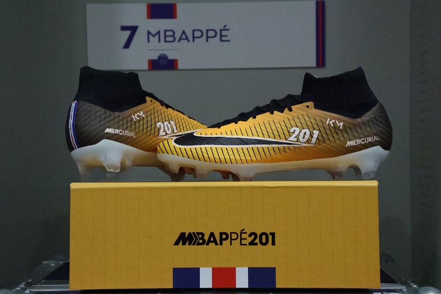 Los Nike Mercurial que recibi Mbapp por ser el mximo goleador en la historia del PSG.