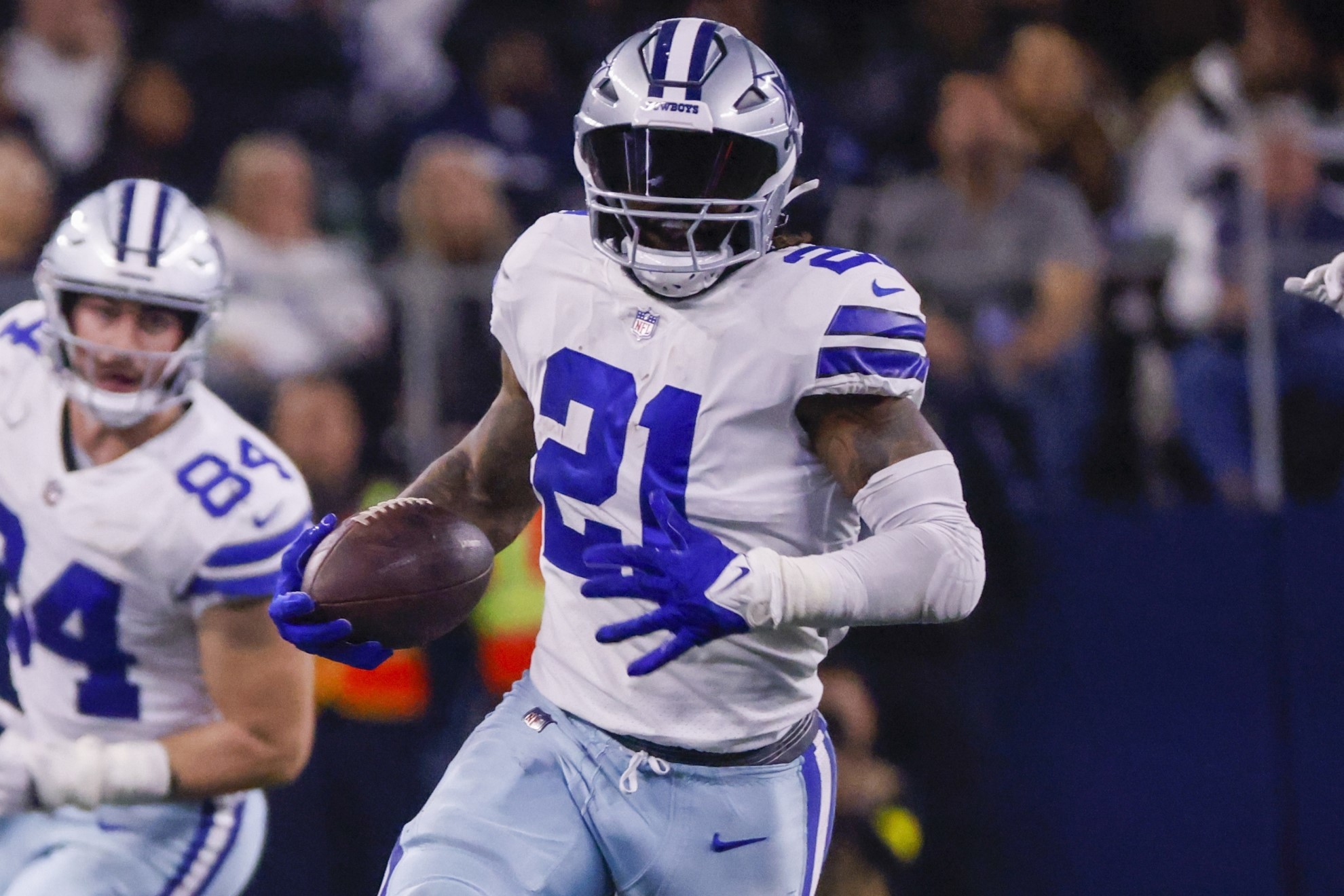 Ezekiel Elliott regresa con los Dallas Cowboys tras firmar millonario  acuerdo