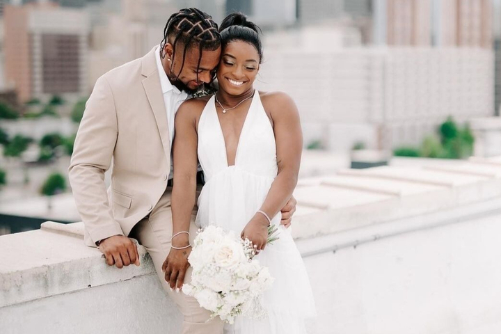 Simone Biles y Jonathan Owens el da de su boda.