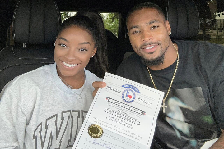 Simone Biles y Jonathan Owens el da de su boda.