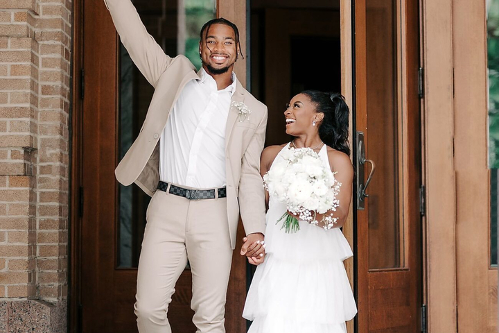 Simone Biles y Jonathan Owens el da de su boda.