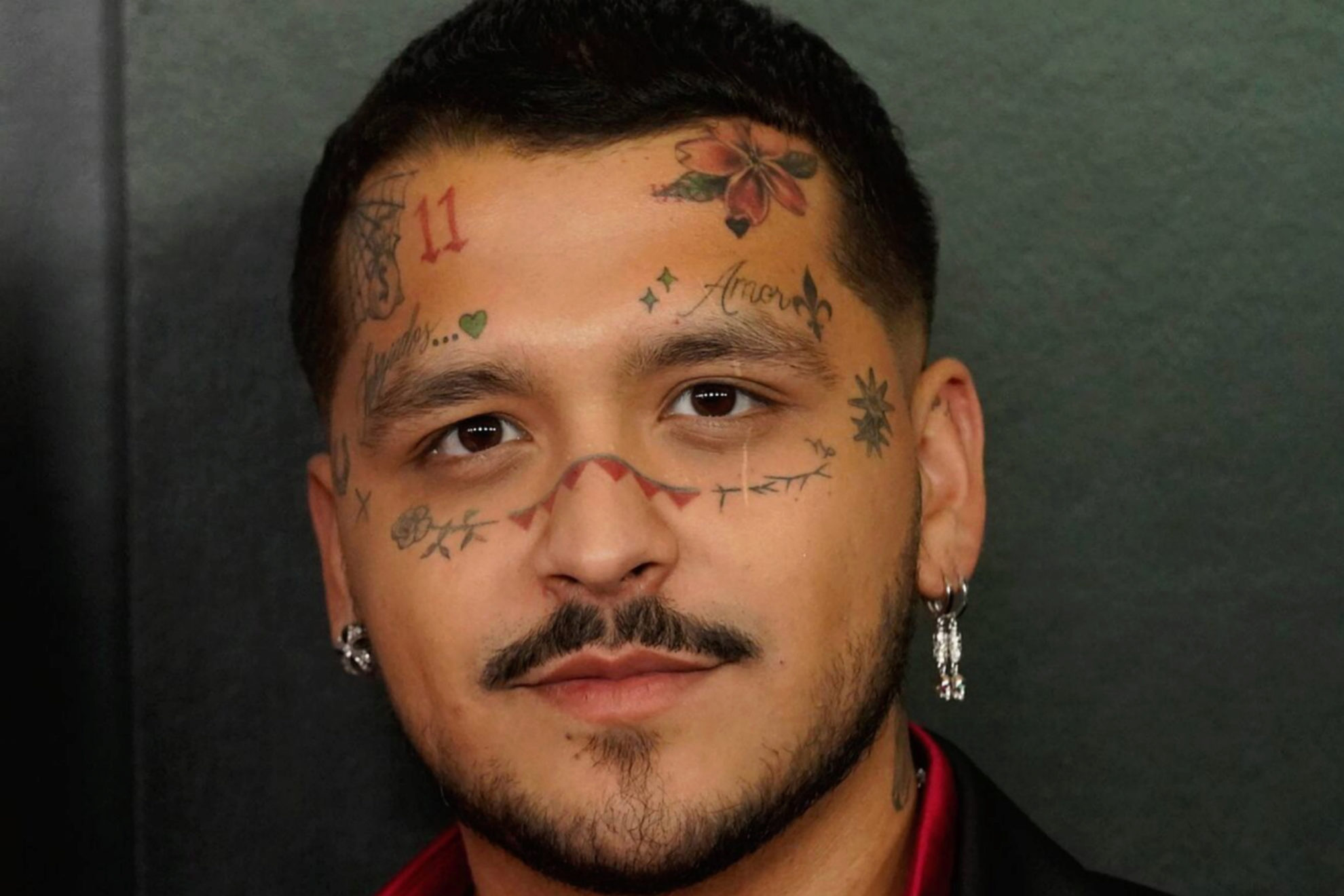 Christian Nodal anuncia que se borrará los tatuajes del rostro: ¿Cuál es el  motivo? | Marcausa