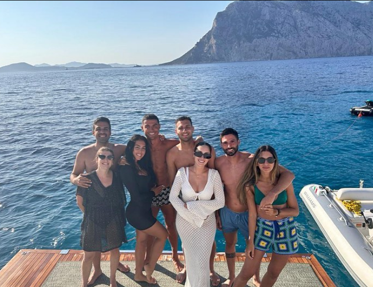 Cristiano Ronaldo y Georgina Rodrguez disfrutan de sus vacaciones de...