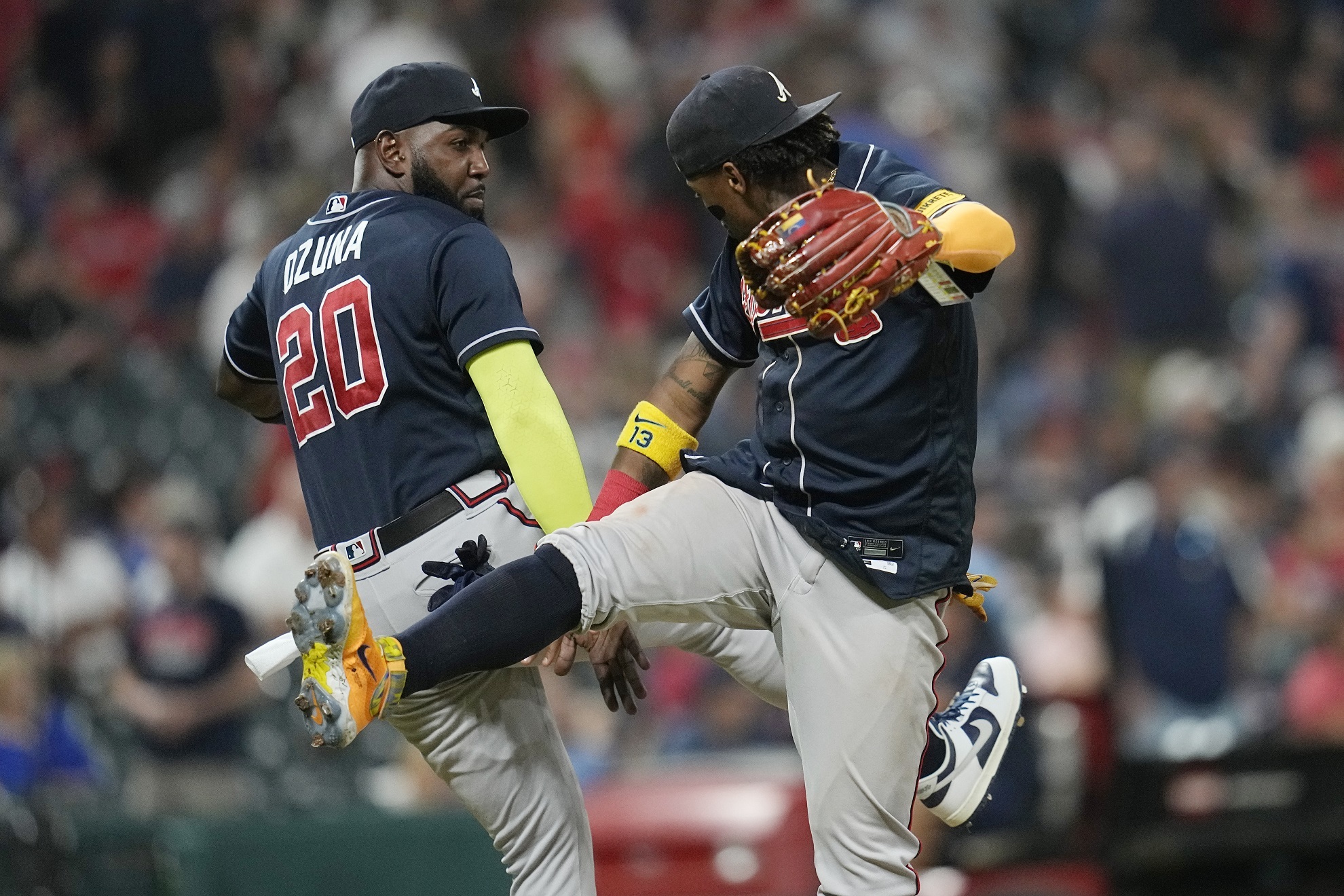 Richie Palacios intercambiado de los Guardianes de Cleveland a los  Cardenales de San Luis por $100,000