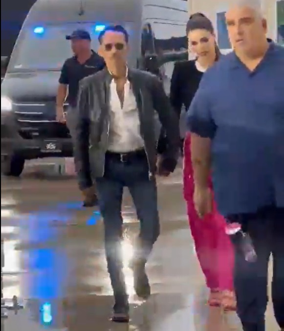 Marc Anthony y Nadia Ferreira presentes en El DRV PNK Stadium