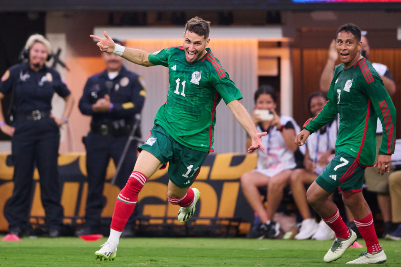 Grtalo Santi, tu gol vale un campeonato de la Copa Oro.