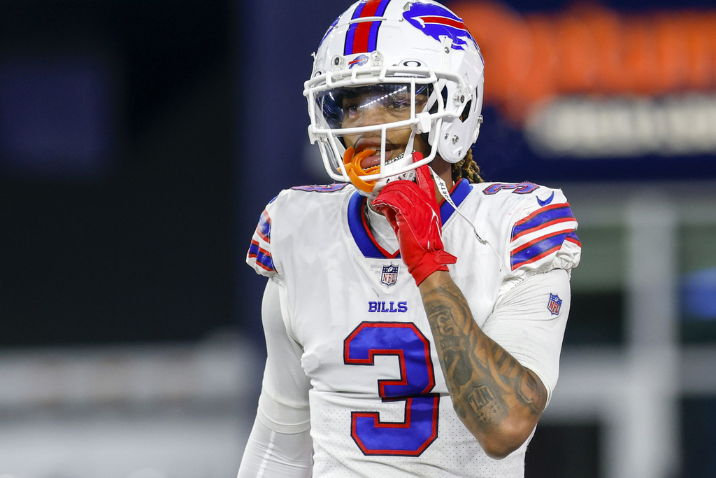 El jugador de los Bills de Buffalo, Damar Hamlin, fue hospitalizado en...