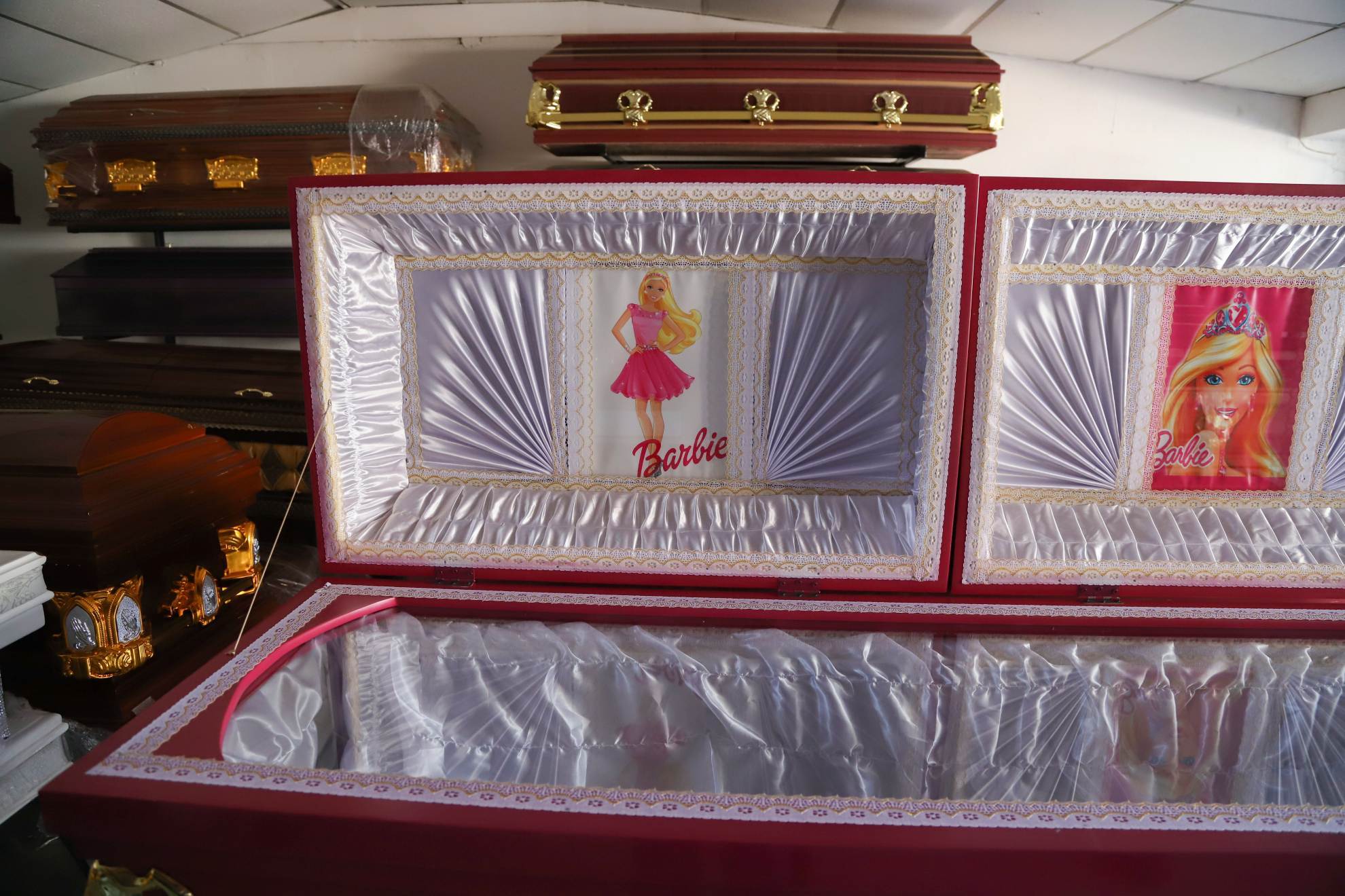 La Barbiemania lleg a El Salvador hasta en los funerales