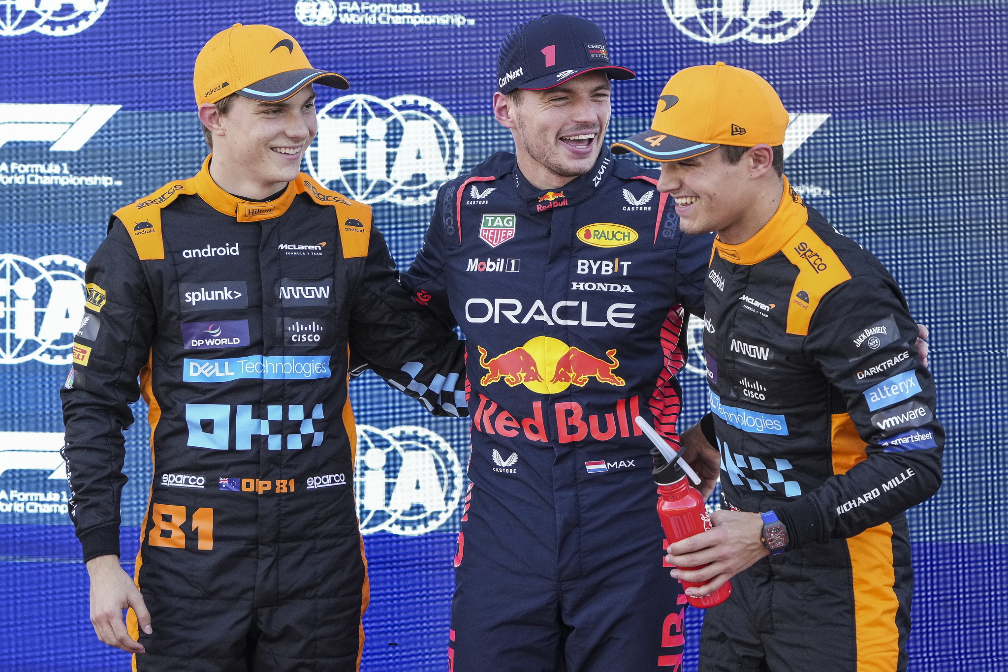 Max Verstappen se queda con la Pole Position. Le siguen Oscar Piastri y Lando Norris de McLaren, en el circuito de Suzuka, Japón.