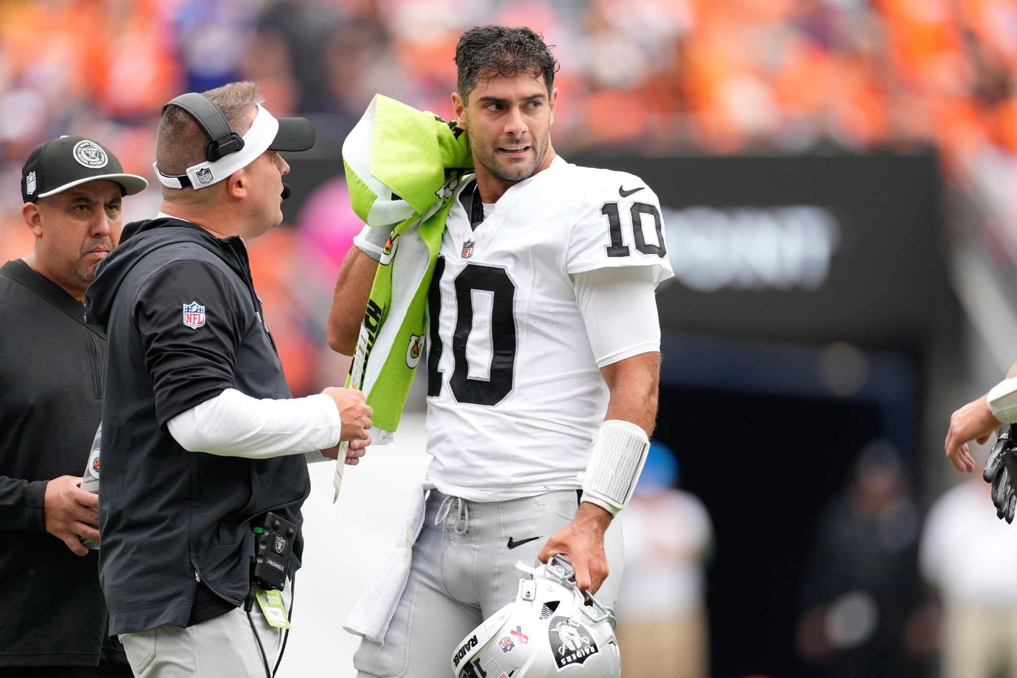 Raiders reestructura contrato millonario de Jimmy Garoppolo para liberar  espacio en el tope salarial