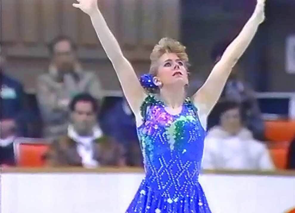 La famosa y controvertida patinadora Tonya Harding grab una cinta de...