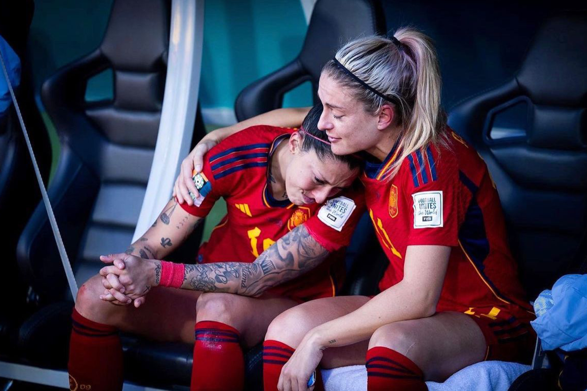 Jenni Hermoso y Alexia Putellas tras avanzar a la final del Mundial 2023.