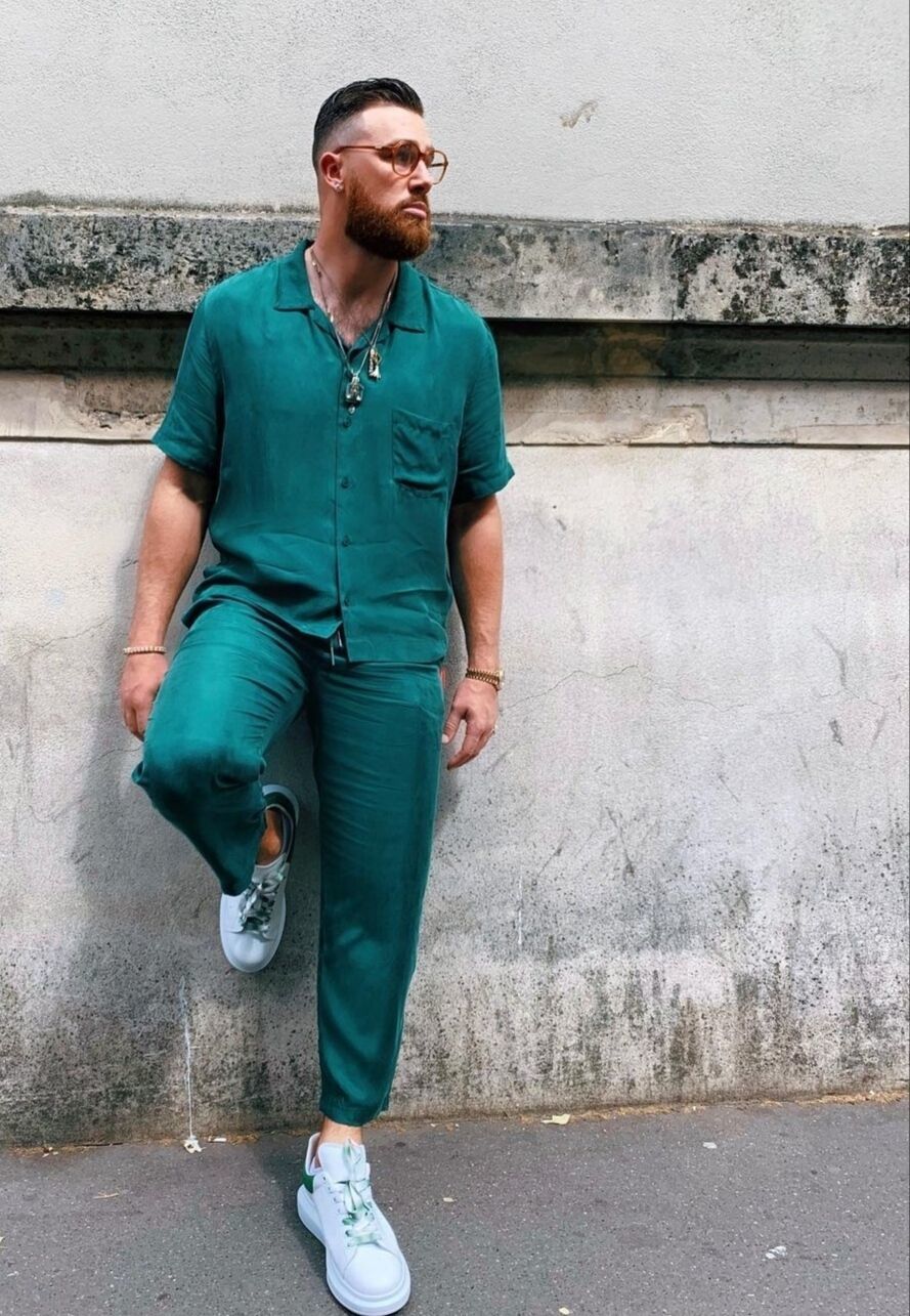 Travis Kelce cuida mucho su estilo y suele sorprender con outfits...