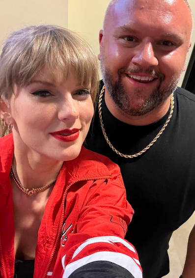 La cantante Taylor Swift y su novio, la estrella de la NFL Travis...