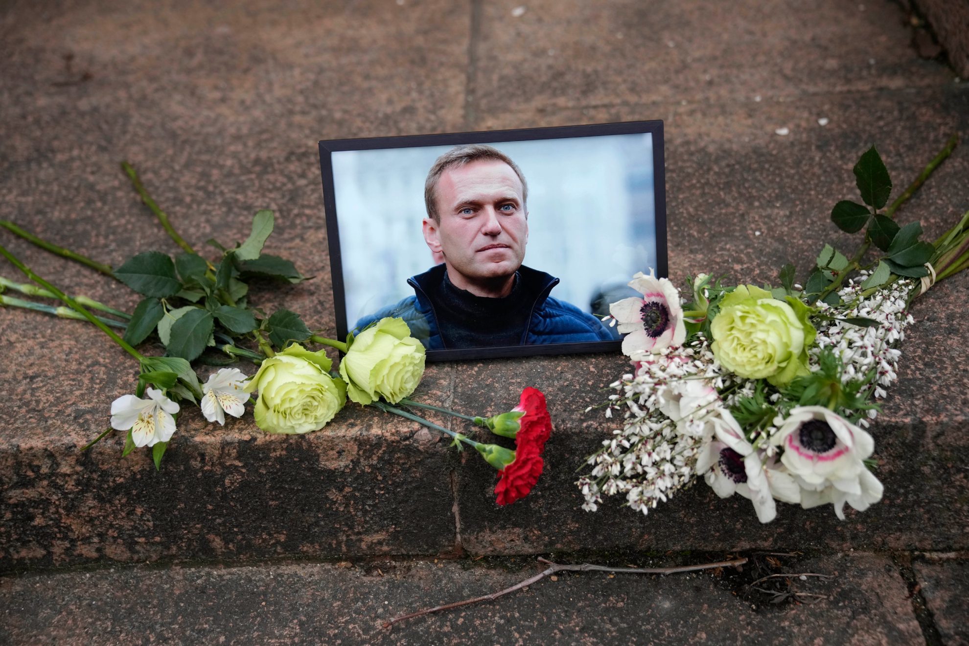 La muerte de Alexei Navalny se conden en diferentes partes del mundo