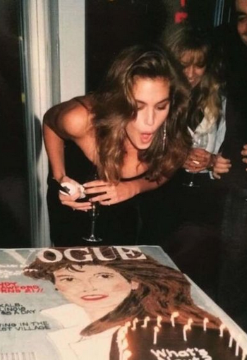 Cindy Crawford cumple 58 aos y sigue igual de radiante: lbum...