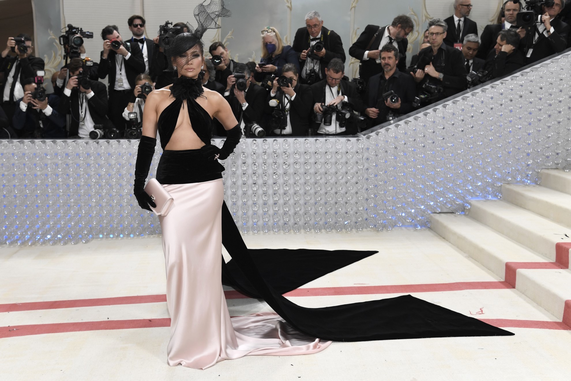 Jennifer Lopez ser una de las anfitrionas de la Met Gala 2024.