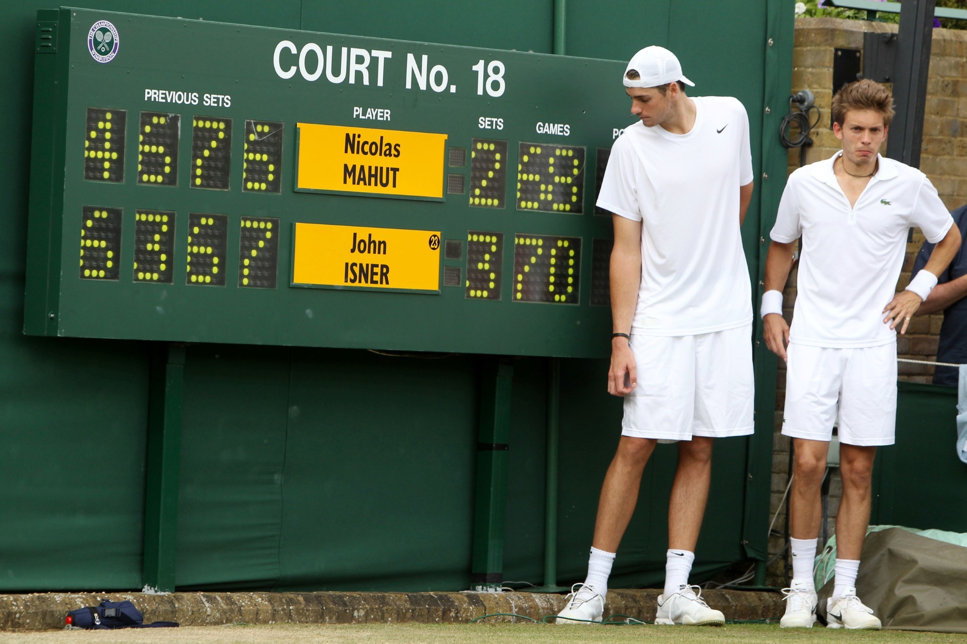 John Isner y Nicolas Mahut jugaron un partido de 11 horas y 6 minutos en 2010.