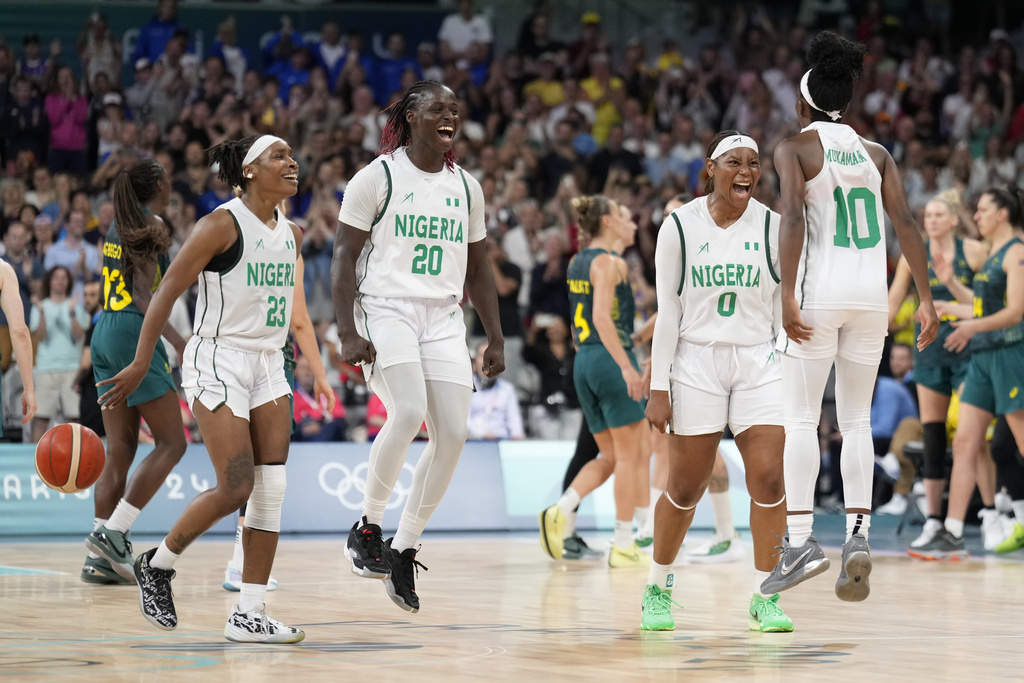 Así festejaban las jugadoras de Nigeria su triunfo ante Australia.