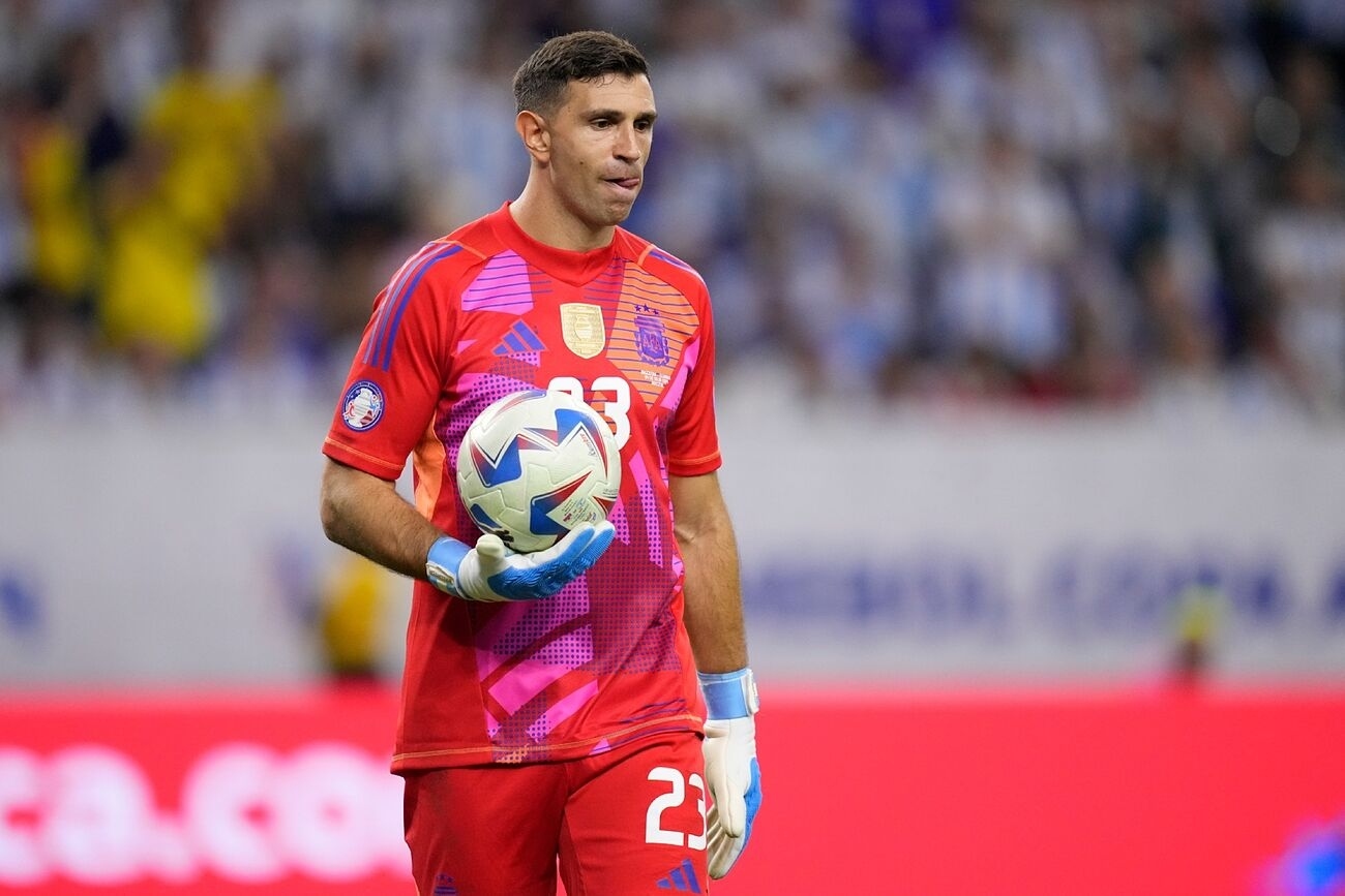 Emiliano Martinez (Aston Villa)