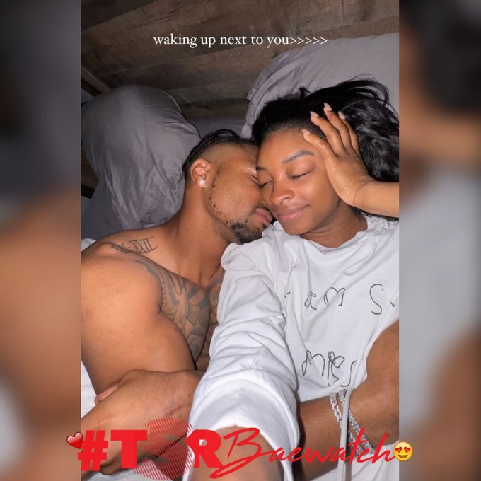 Simone Biles en la cama con su esposo Jonathan Owens