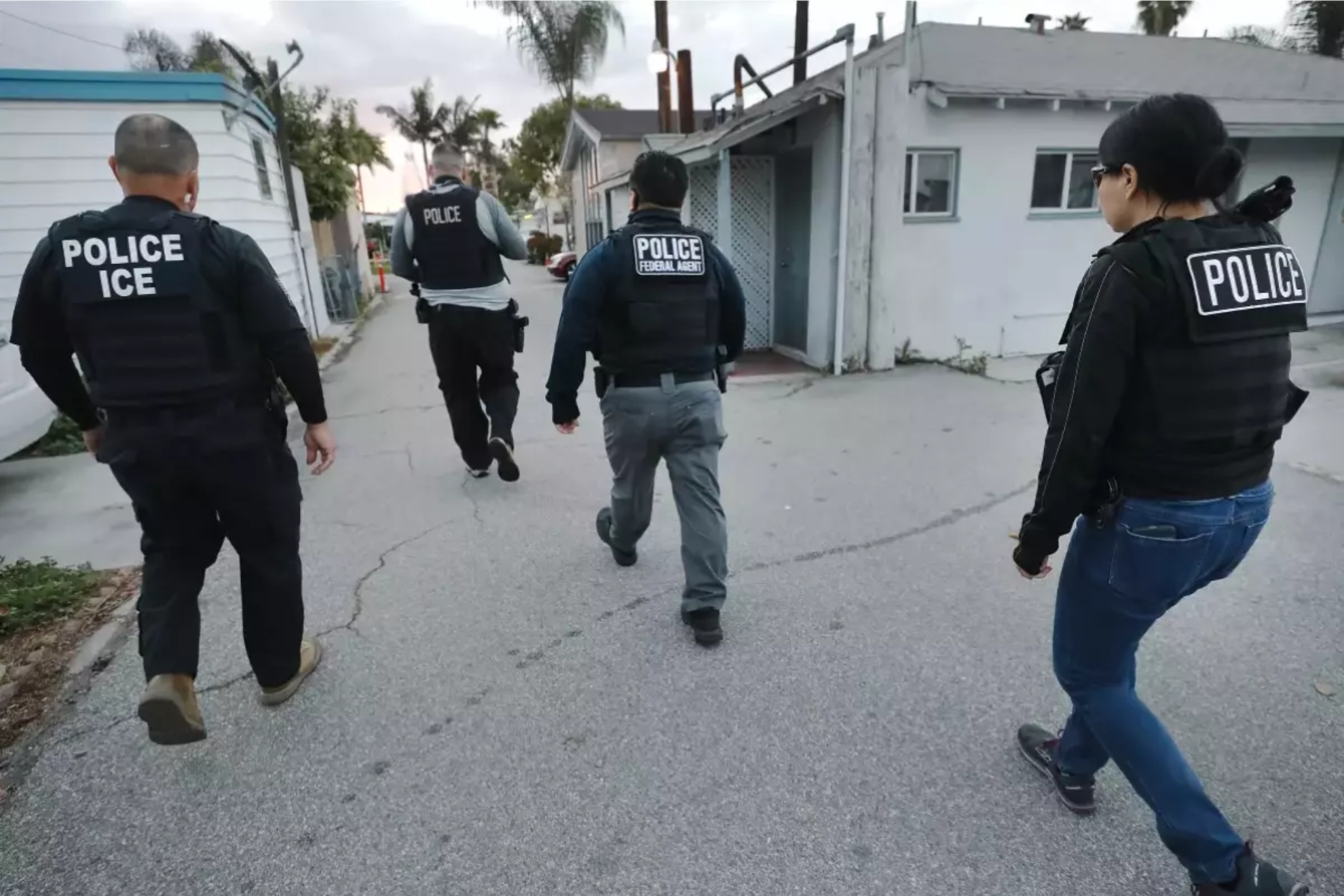 La policia de LA no debe preguntar a un detenido por su estatus migratorio.