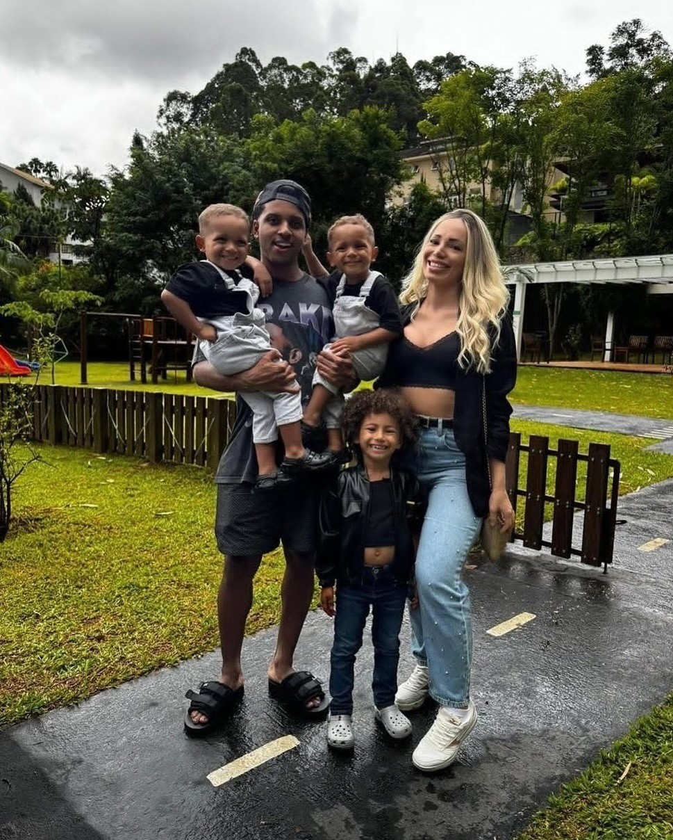 Rodrygo de vacaciones con su familia