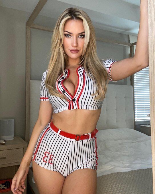 La influencer y golfista Paige Spiranac se ha sumado a la fiesta de la...